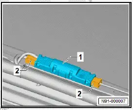 Volkswagen ID.4. Removing and installing frequency modulation (FM) frequency filters [R178]/[R179] 